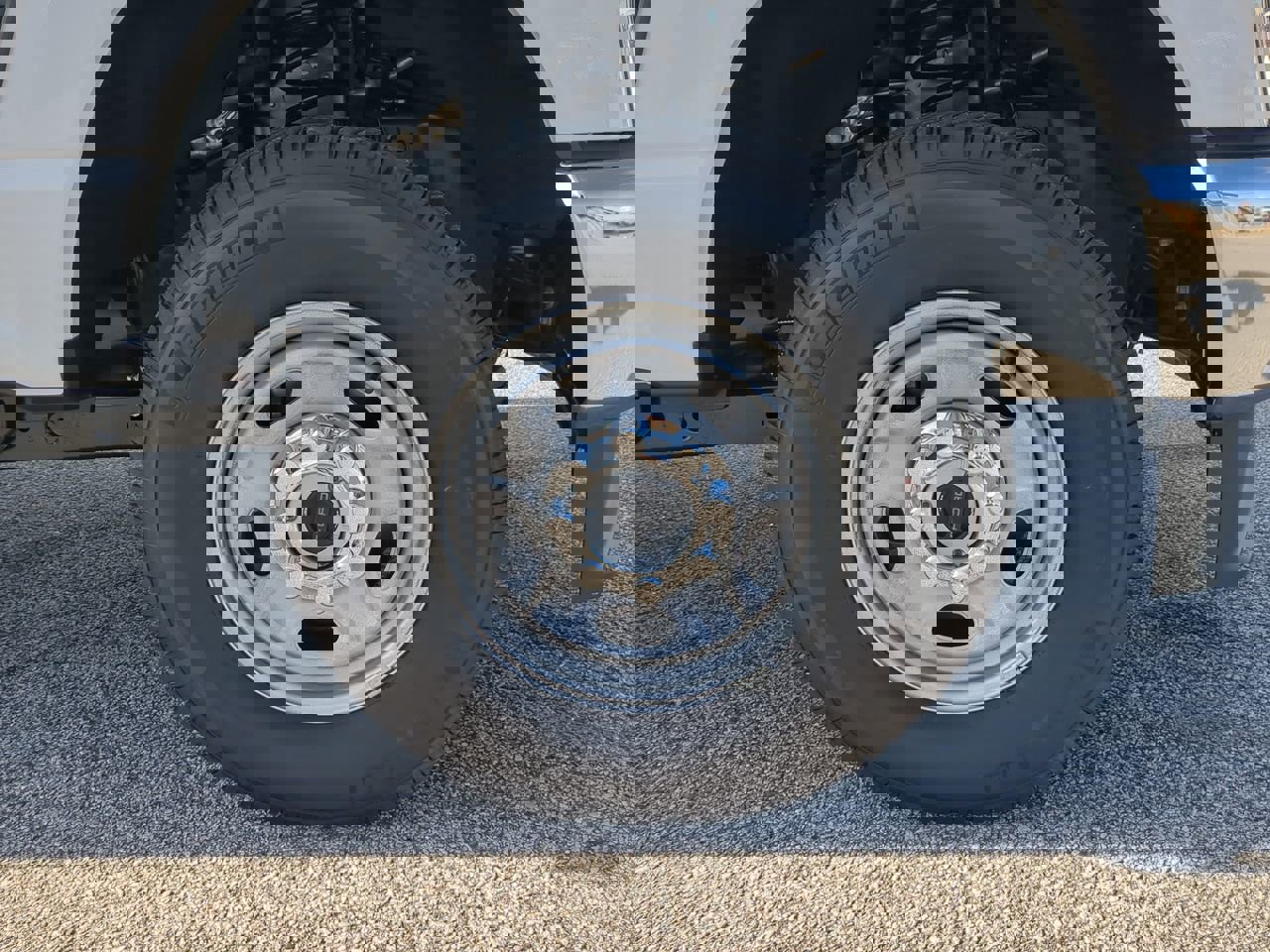 New 2026 Ford F250 XL w/ XL Chrome Package image 9