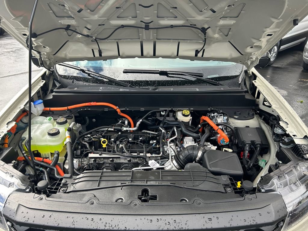 New 2025 Ford Maverick Lariat w/ 4K Tow Package image 29