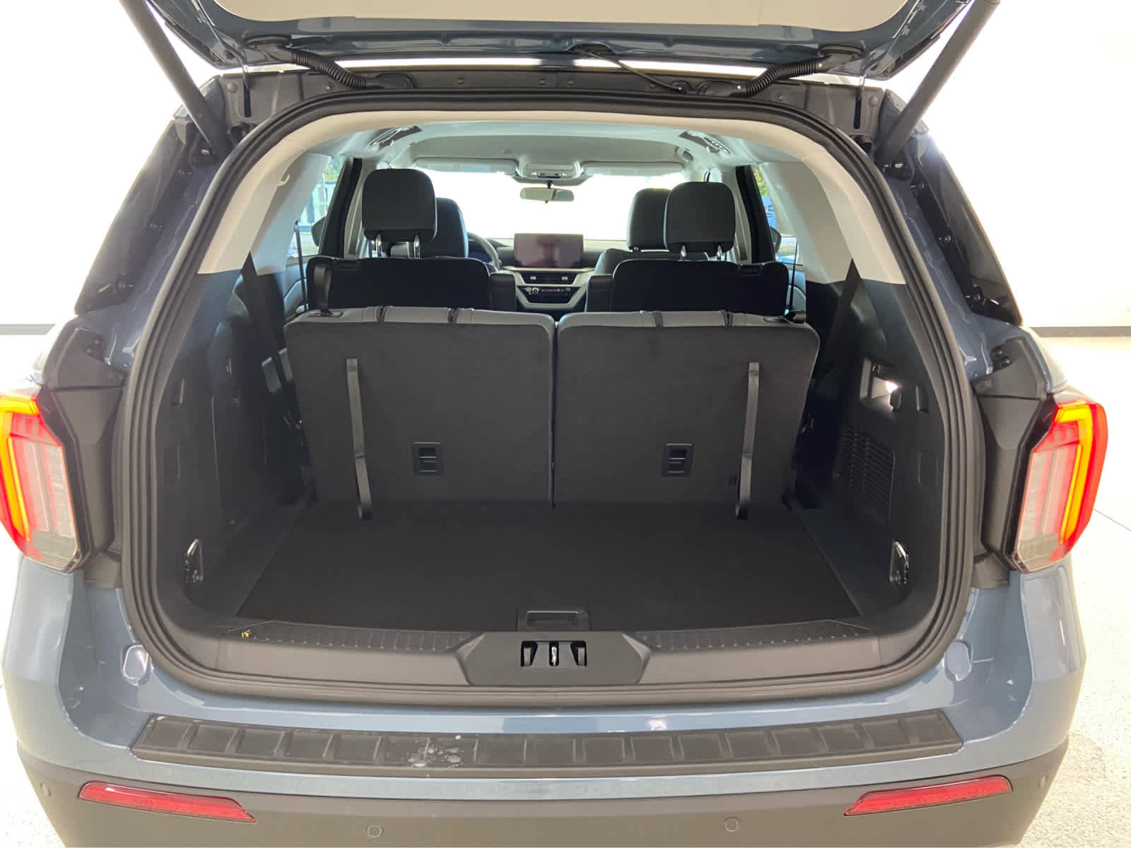 New 2026 Ford Explorer Active w/ Active Comfort Package image 8