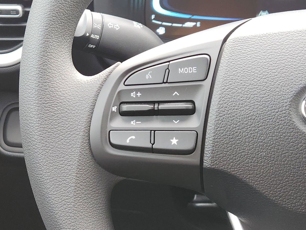 New 2026 Hyundai Venue SE FWD image 25