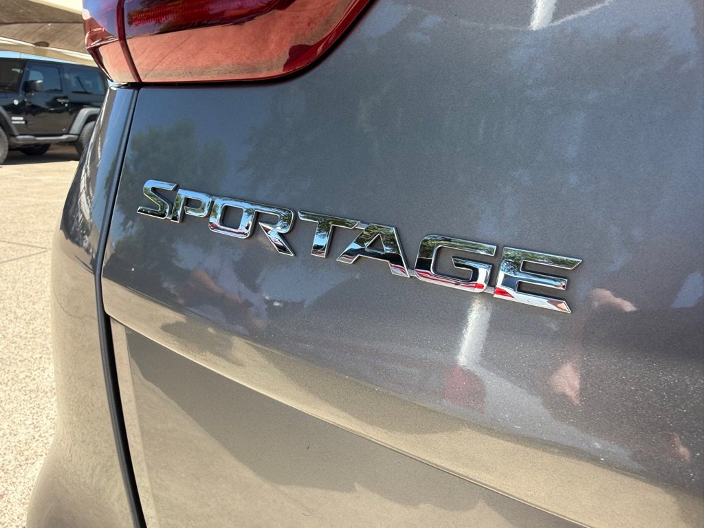 Used 2022 Kia Sportage LX FWD image 9