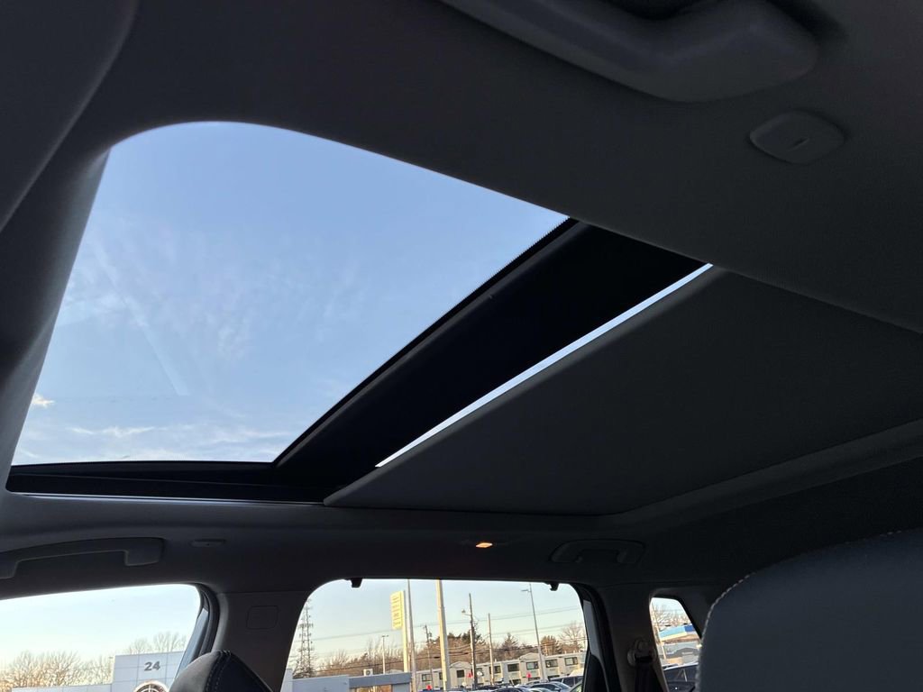 Used 2024 Nissan Rogue SL w/ SL Premium Package image 25