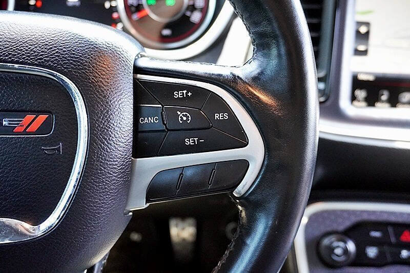 Used 2015 Dodge Challenger R/T Scat Pack w/ Scat Pack Appearance Package RWD image 34