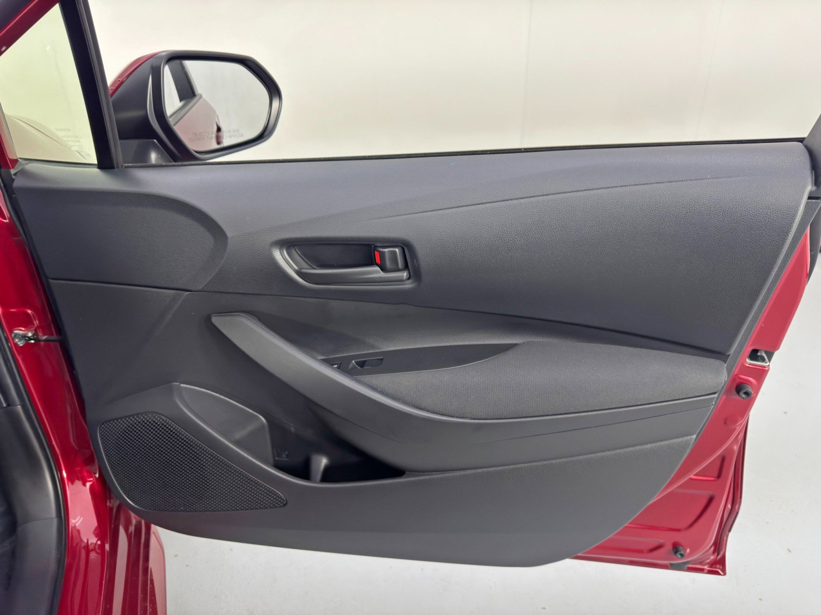 Used 2025 Toyota Corolla LE image 40