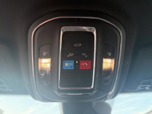 Used 2024 Jeep Grand Cherokee L Laredo w/ Luxury Tech Group I RWD image 7