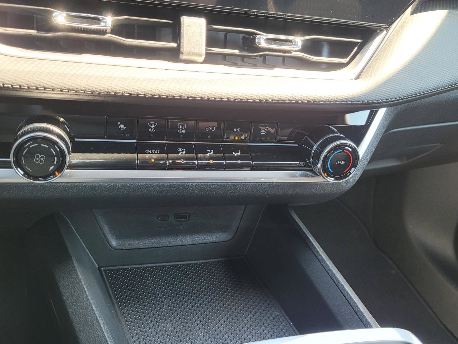 New 2027 Chevrolet Equinox LT w/ Safety and Technology Package FWD image 19