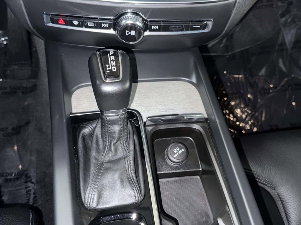 Used 2019 Volvo S60 T6 Inscription image 24