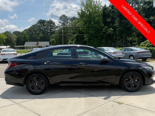 Used 2022 Hyundai Elantra SEL w/ Preferred Accessory Package image 8