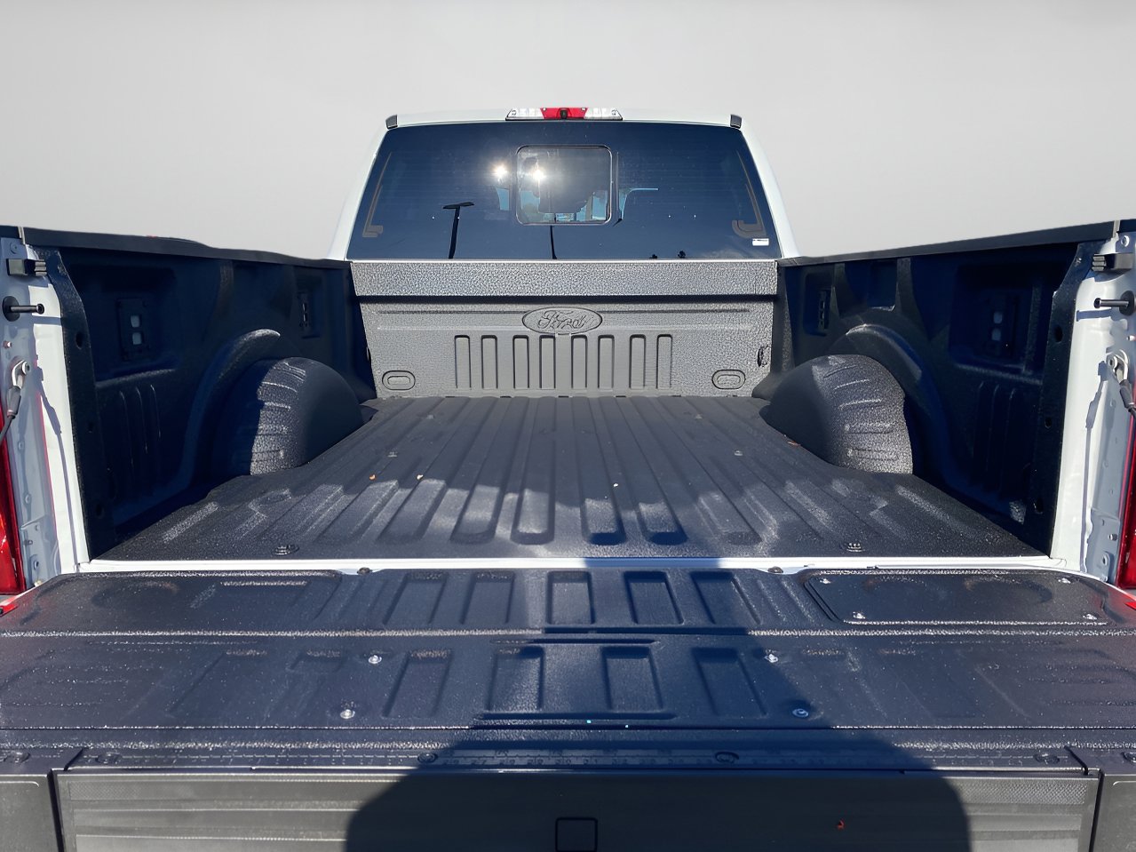 New 2026 Ford F350 Lariat w/ Black Appearance Package image 8
