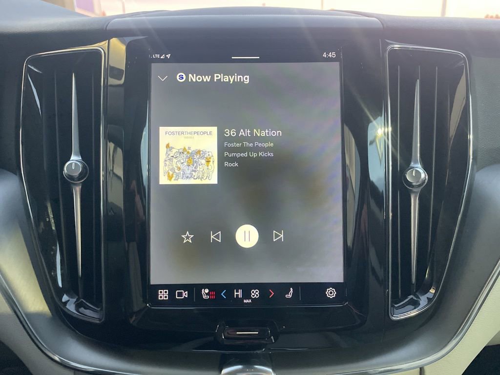 Certified 2023 Volvo XC60 B5 Core w/ Climate Package image 38