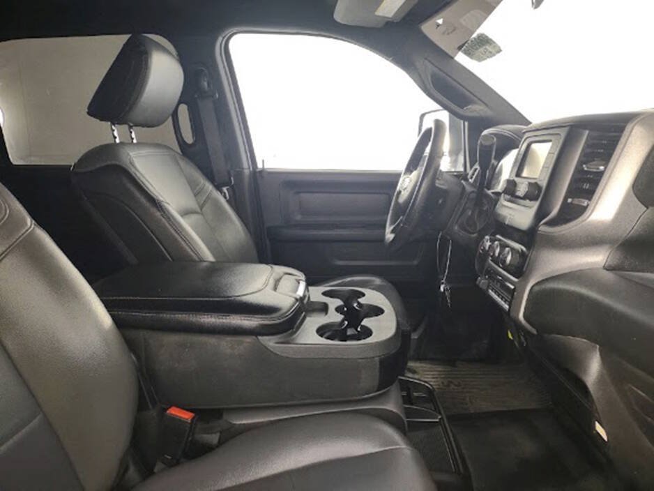 Used 2024 RAM 2500 Tradesman w/ Chrome Appearance Group AWD/4WD image 19