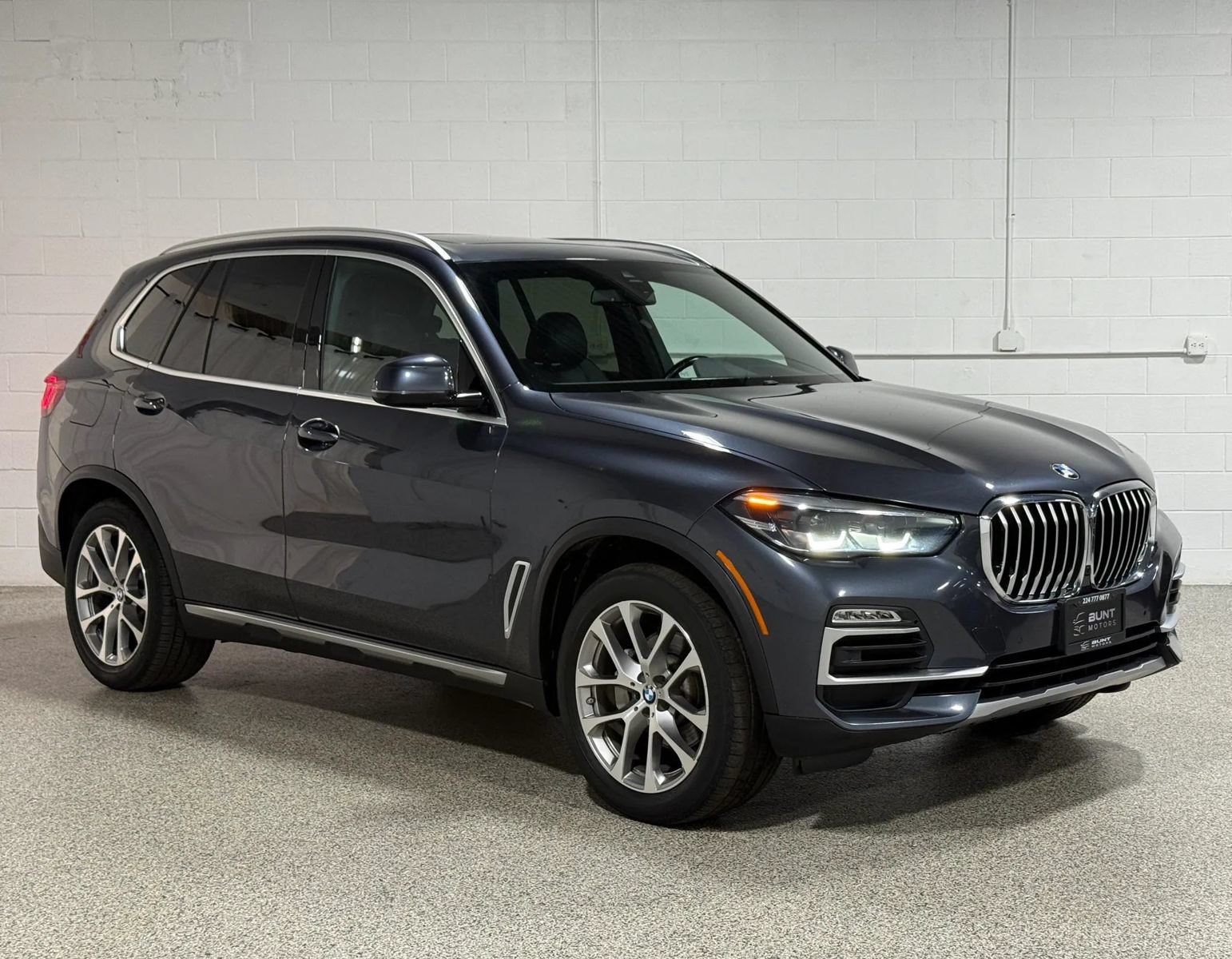 Used 2019 BMW X5 xDrive40i w/ Convenience Package AWD/4WD image 4