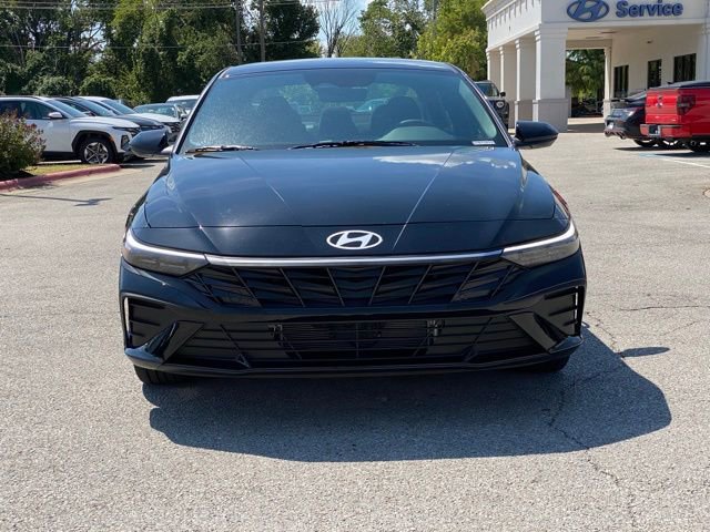 New 2025 Hyundai Elantra Hybrid FWD image 2