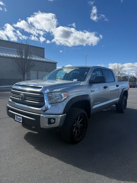 Used 2014 Toyota Tundra SR5 w/ SR5 Upgrade Package image 2