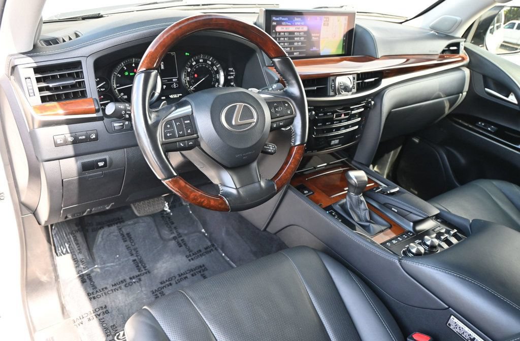 Used 2017 Lexus LX 570 4WD w/ Luxury Package image 10
