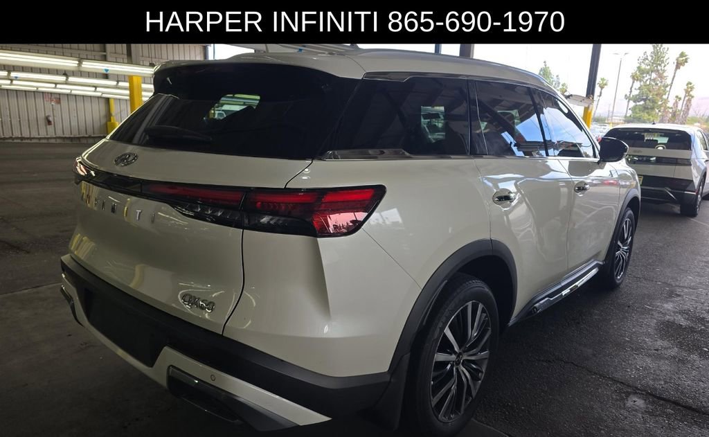 Used 2023 INFINITI QX60 Sensory w/ Vision Package image 3