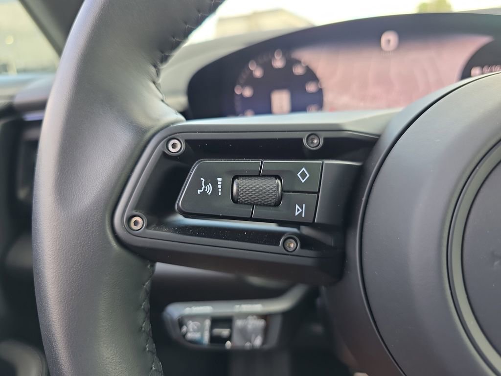 Used 2025 Porsche Macan Turbo Electric AWD/4WD image 19