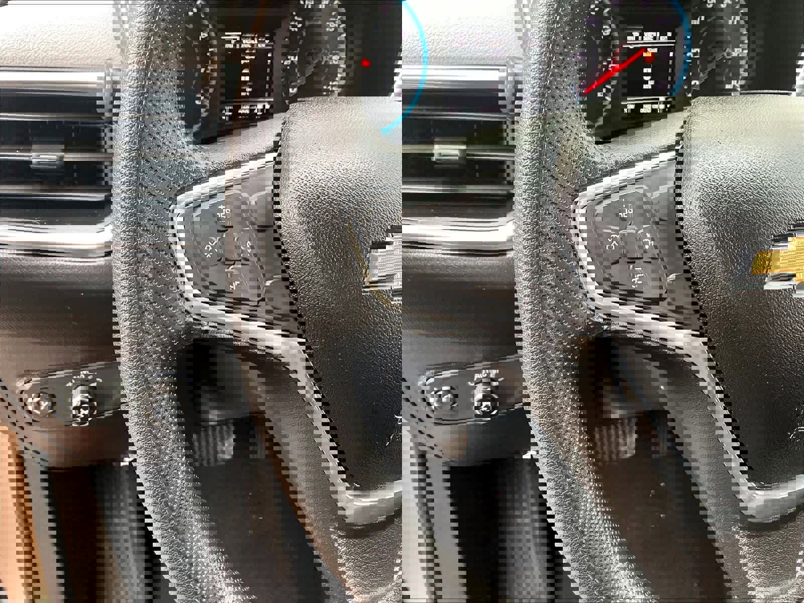 Used 2019 Chevrolet Equinox LS image 23