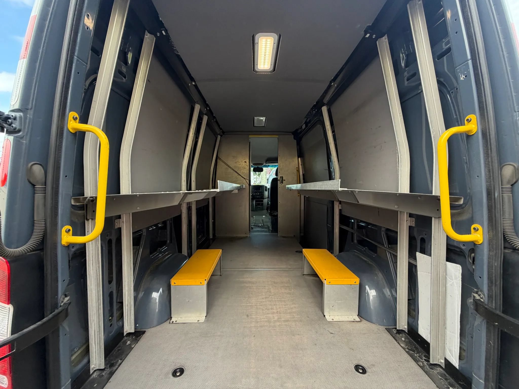 Used 2018 Mercedes-Benz Sprinter 2500 image 6