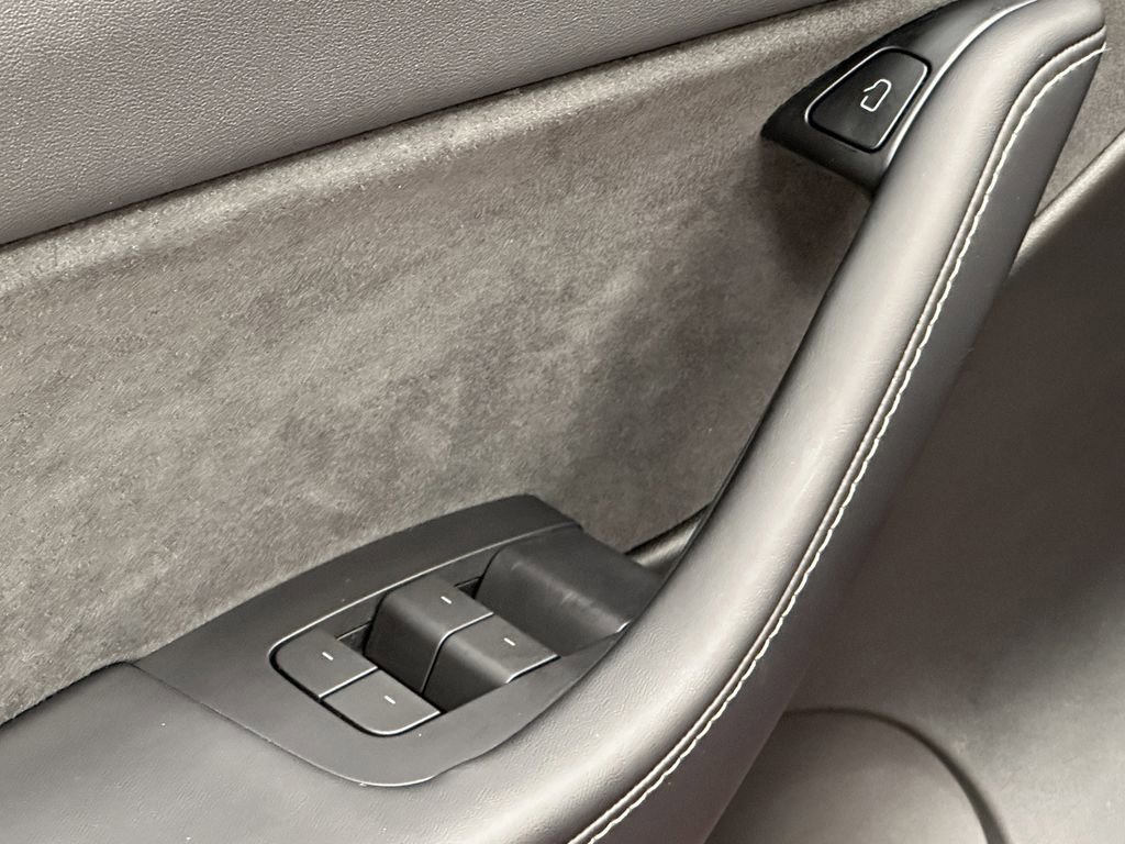 Used 2021 Tesla Model Y Long Range image 11