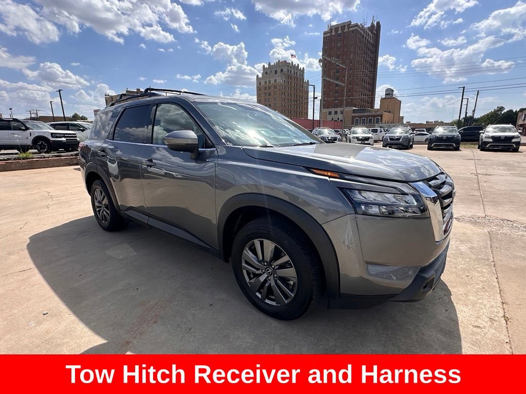 Certified 2025 Nissan Pathfinder SV w/ SV Premium Package FWD image 11
