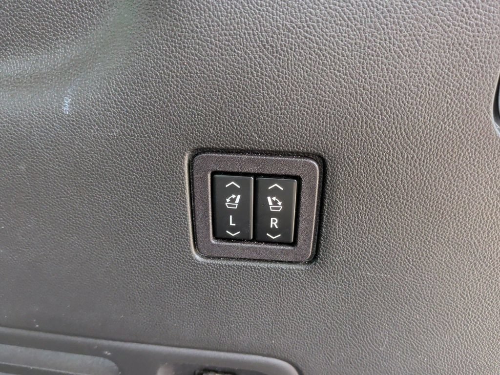 Used 2021 Chevrolet Traverse High Country w/ LPO, Floor Liner Package AWD/4WD image 48