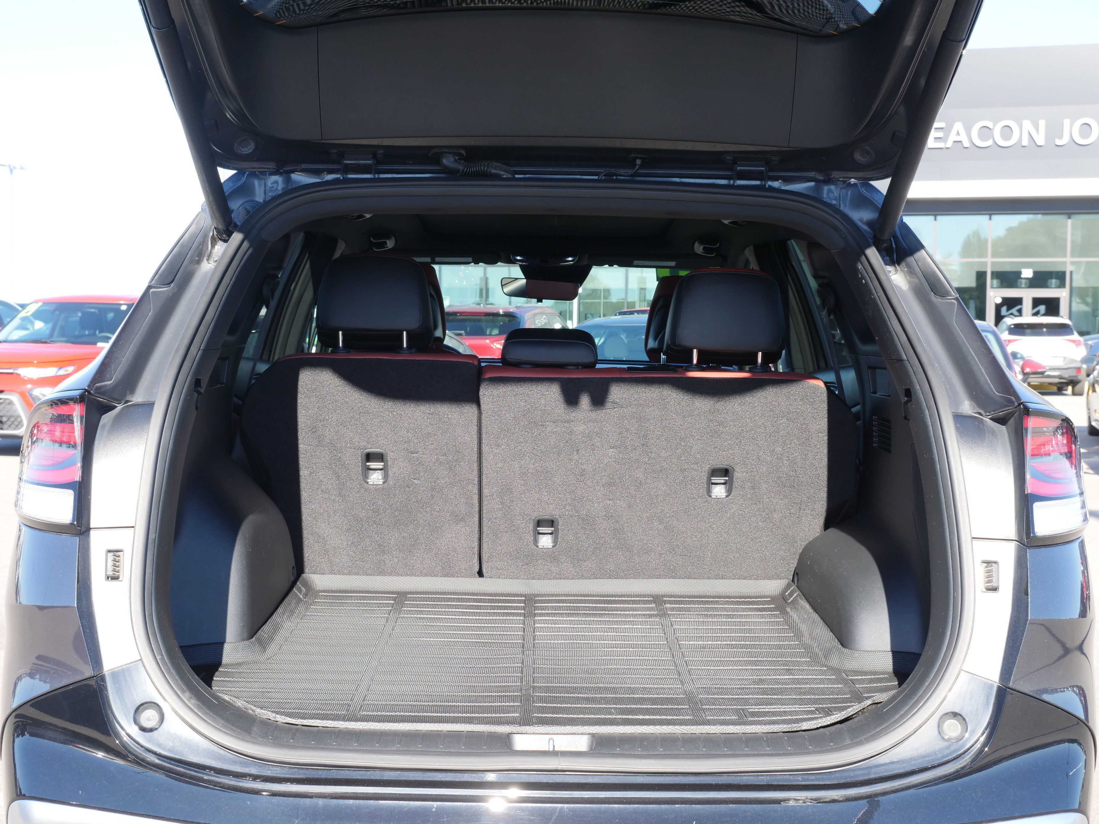 Used 2023 Kia Sportage SX image 14