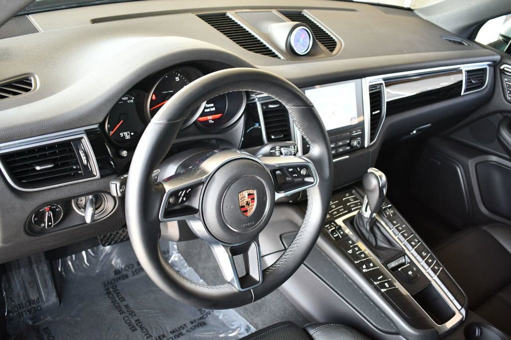Used 2018 Porsche Macan image 13