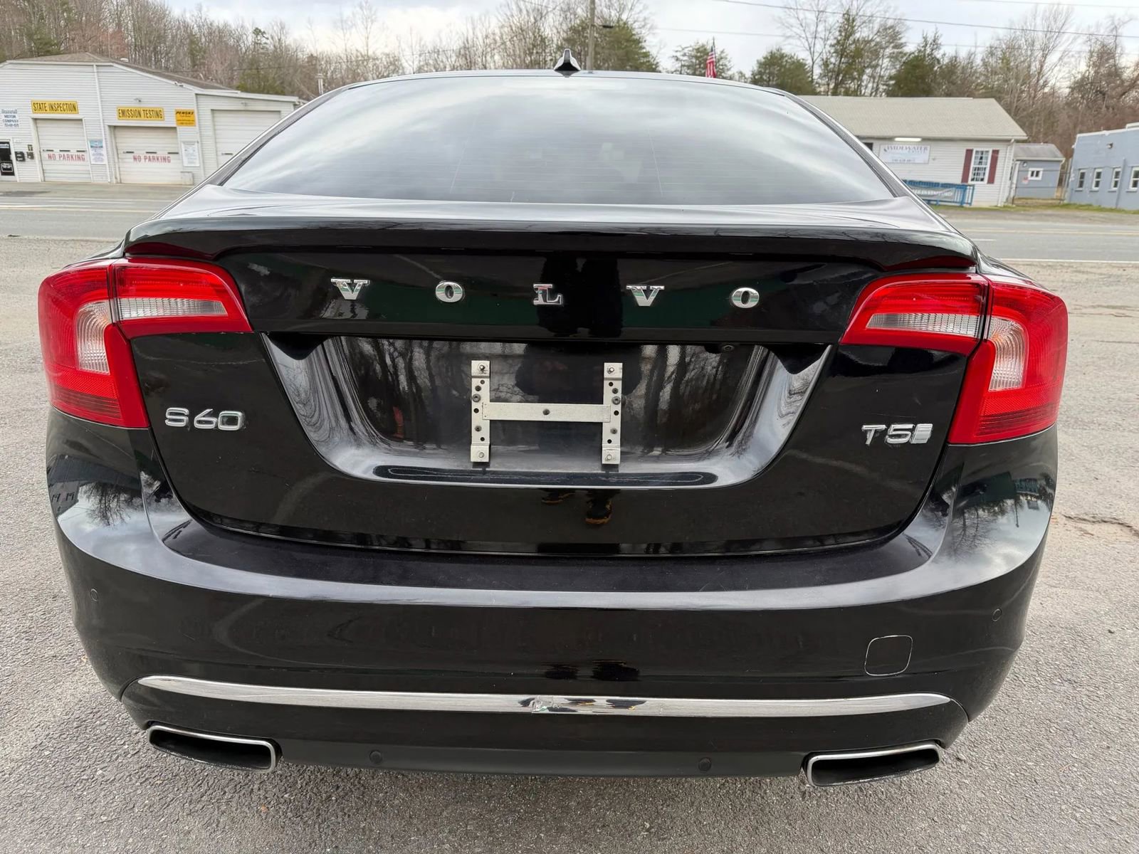 Used 2017 Volvo S60 T5 Inscription image 9