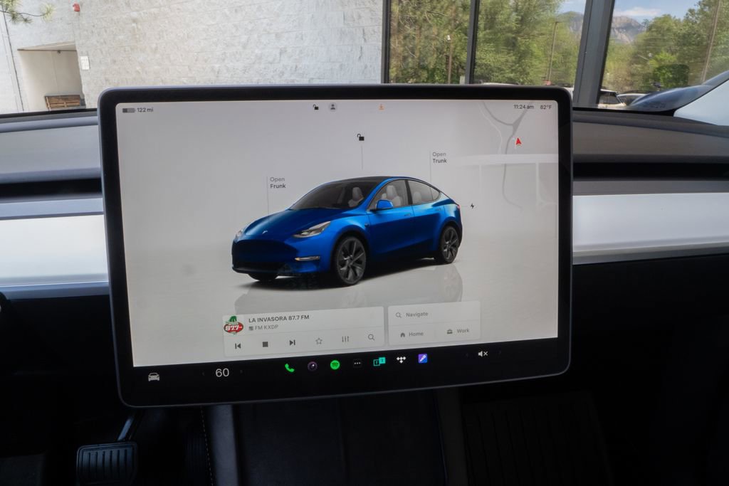 Used 2024 Tesla Model Y Long Range AWD/4WD image 11