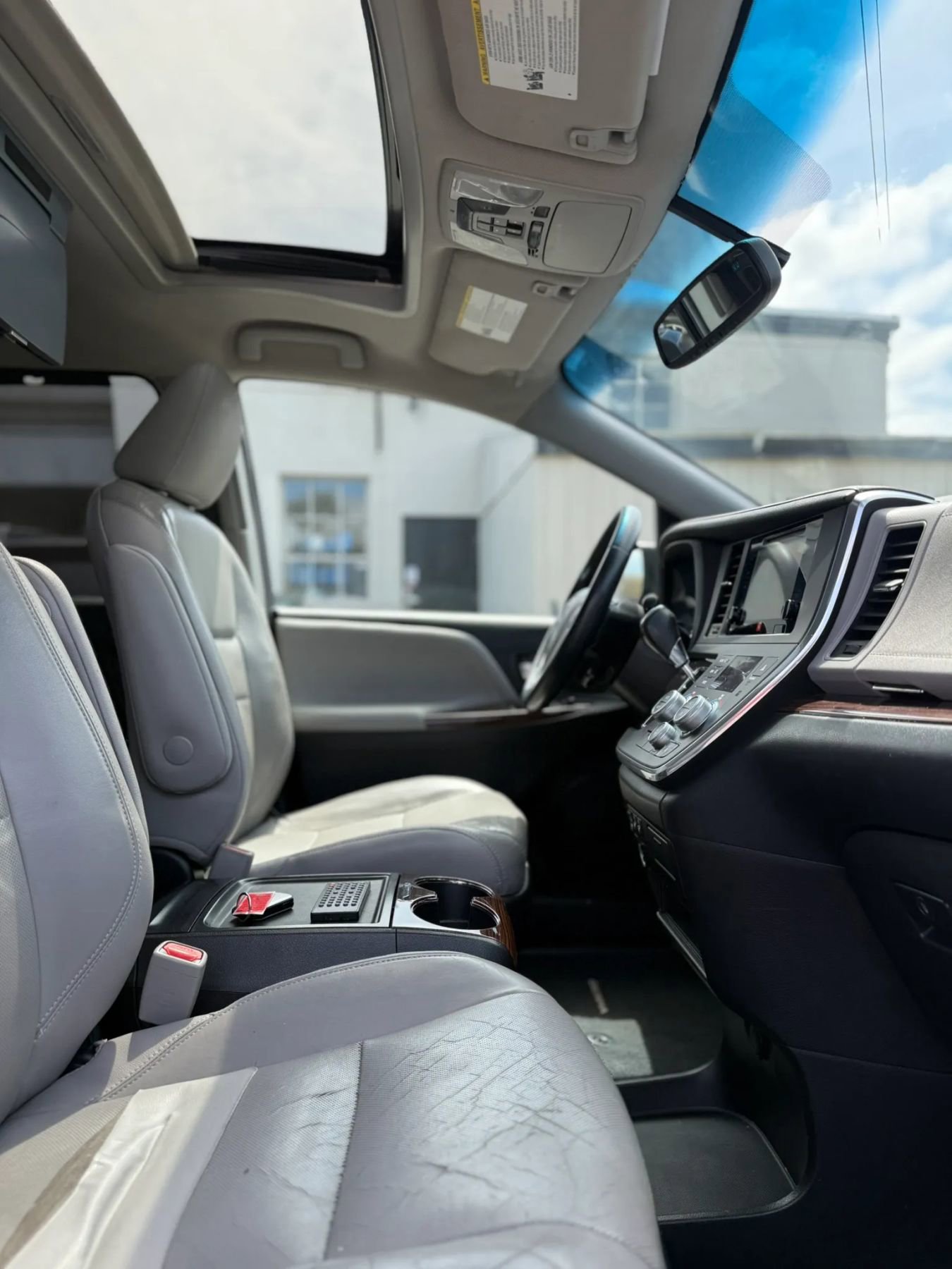 Used 2015 Toyota Sienna Limited AWD/4WD image 14