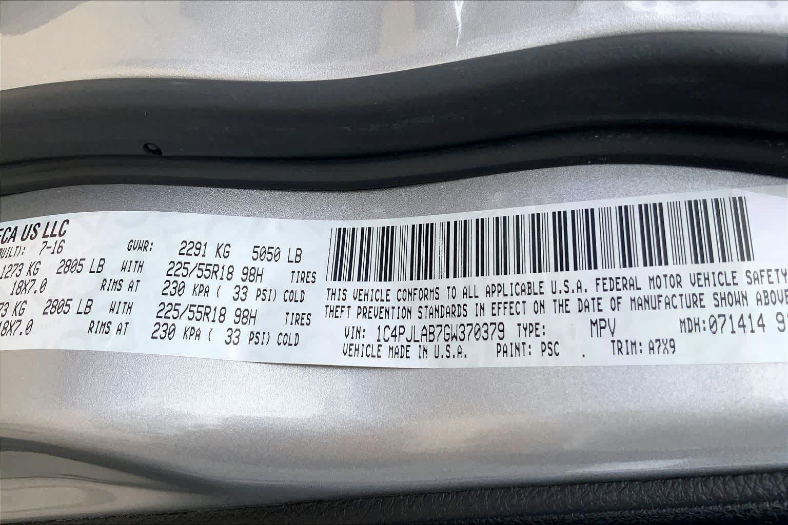 Used 2016 Jeep Cherokee Sport FWD image 35