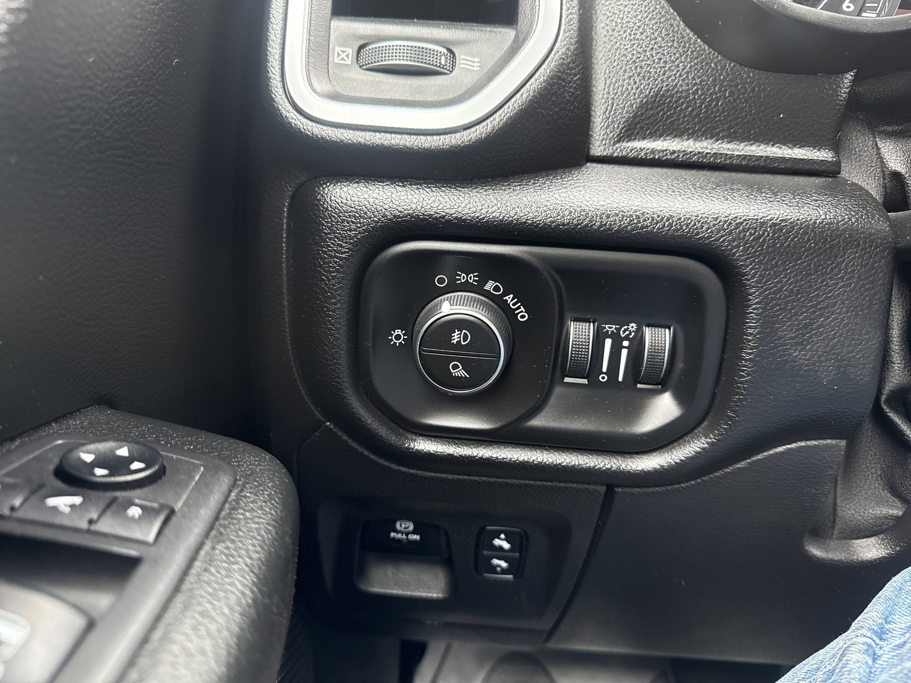Used 2019 RAM 1500 Big Horn image 24