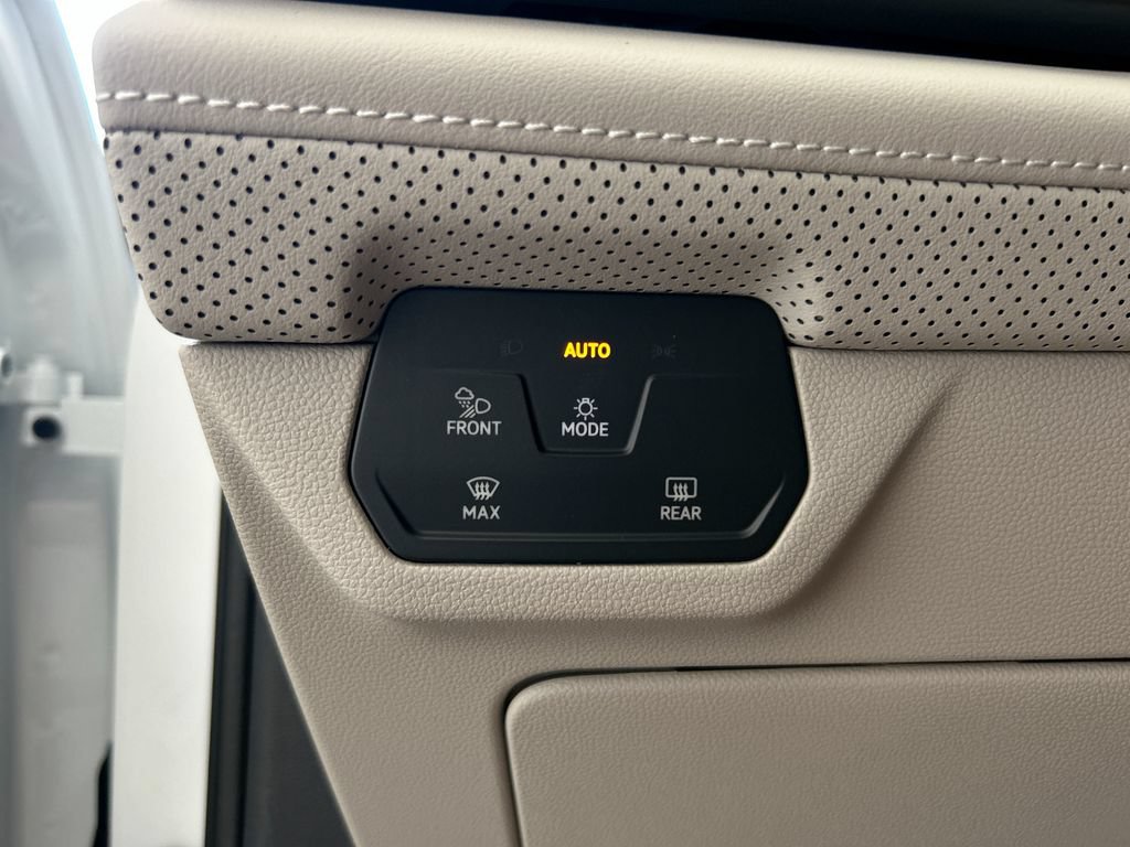 New 2026 Volkswagen Atlas SE FWD image 13