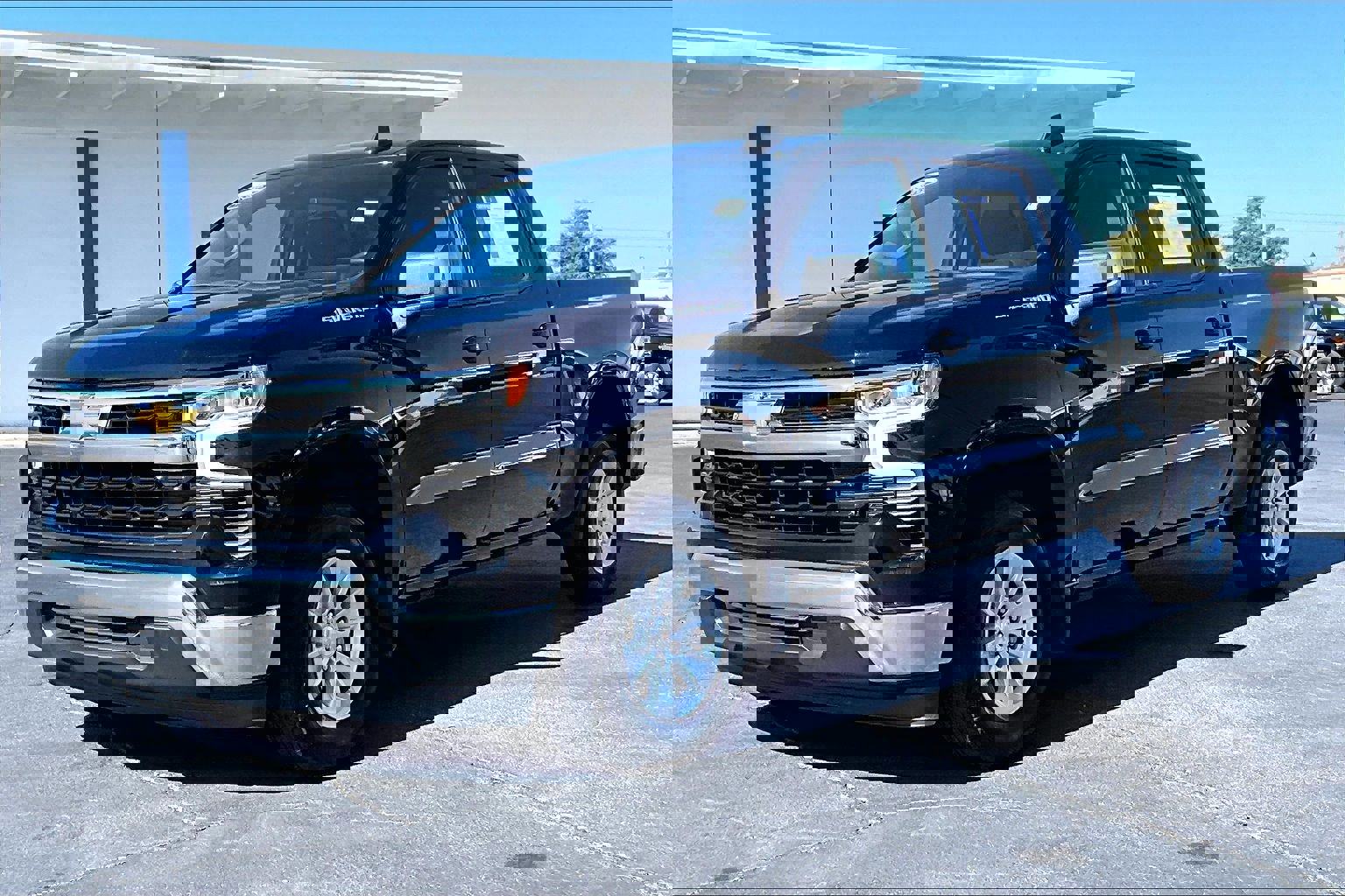 Certified 2025 Chevrolet Silverado 1500 LT image 2