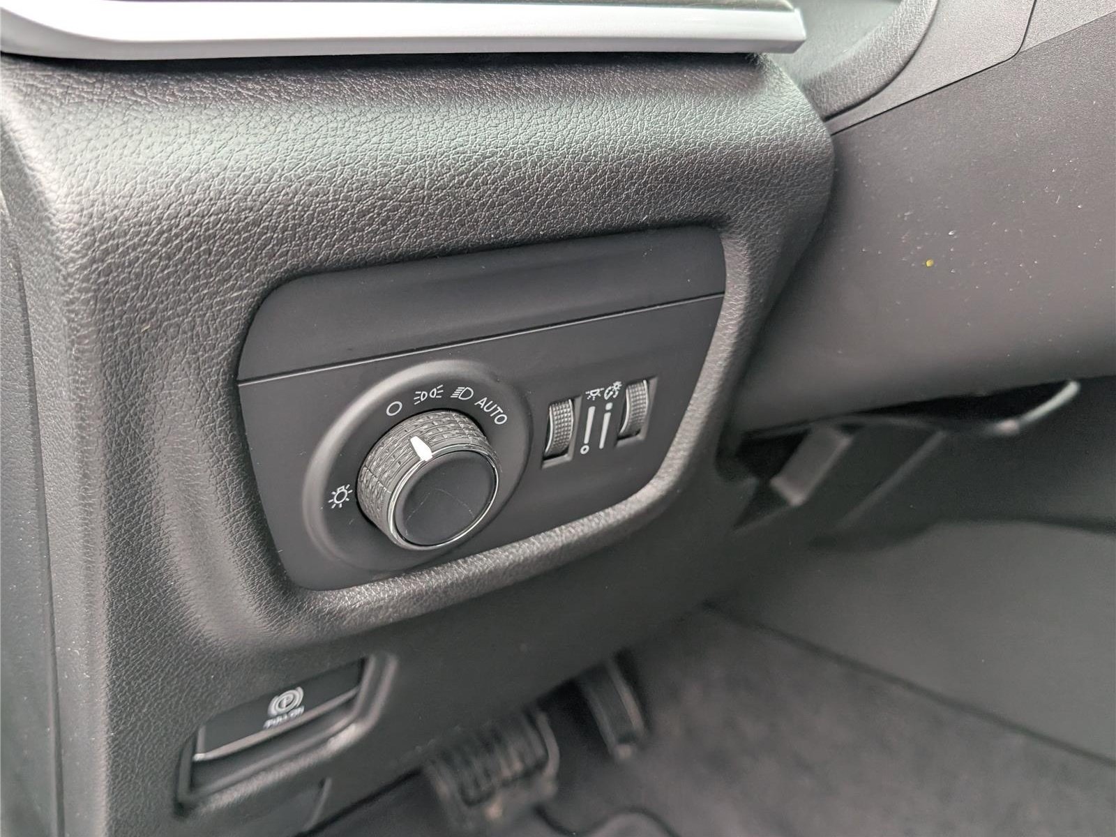 New 2026 Jeep Grand Cherokee Altitude AWD/4WD image 19