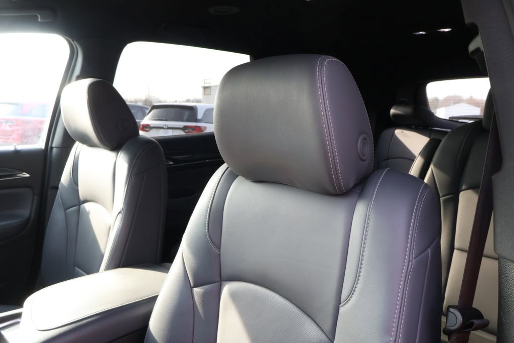 Used 2024 Buick Enclave Premium image 31