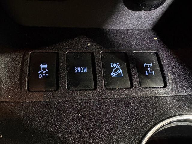 Used 2016 Toyota Highlander XLE AWD/4WD image 16
