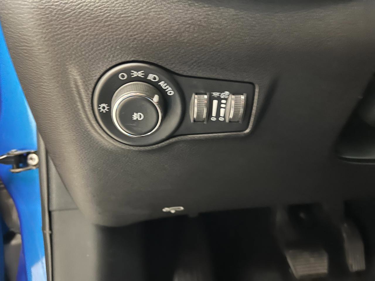 Used 2025 Jeep Compass Limited AWD/4WD image 32