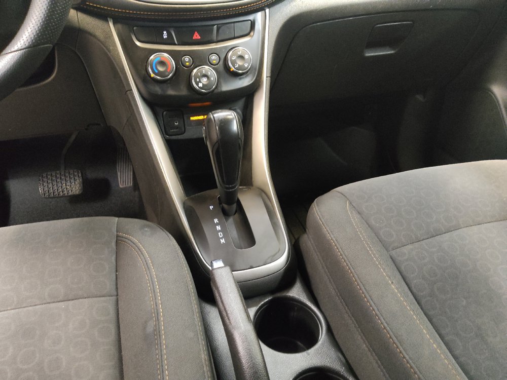 Used 2022 Chevrolet Trax LS w/ Tint and Cruise Package AWD/4WD image 26