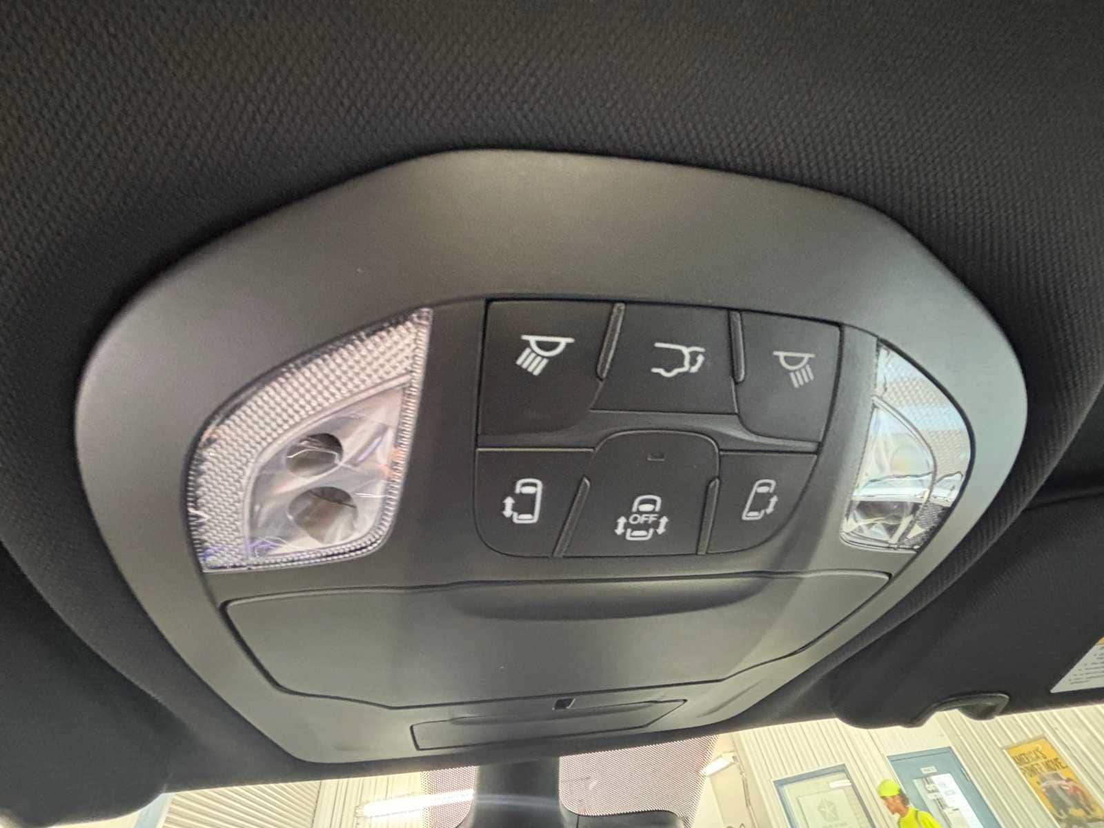 New 2027 Chrysler Pacifica Select FWD image 30