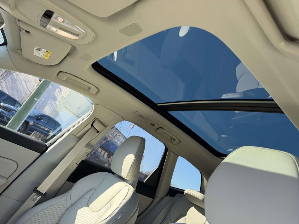 New 2026 Volvo XC60 B5 Ultra w/ Protection Package Premier image 18