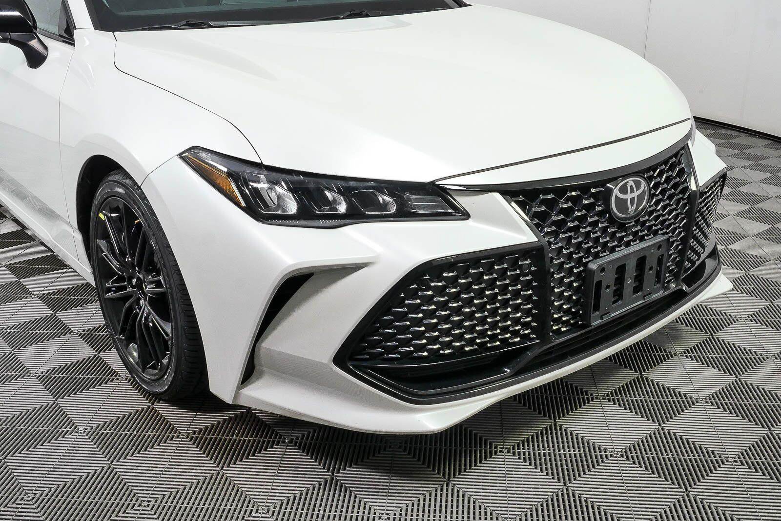 Used 2021 Toyota Avalon XSE FWD image 36