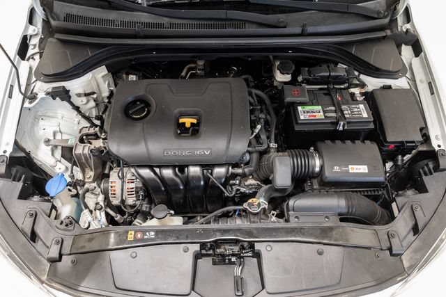 Used 2017 Hyundai Elantra SE FWD image 3
