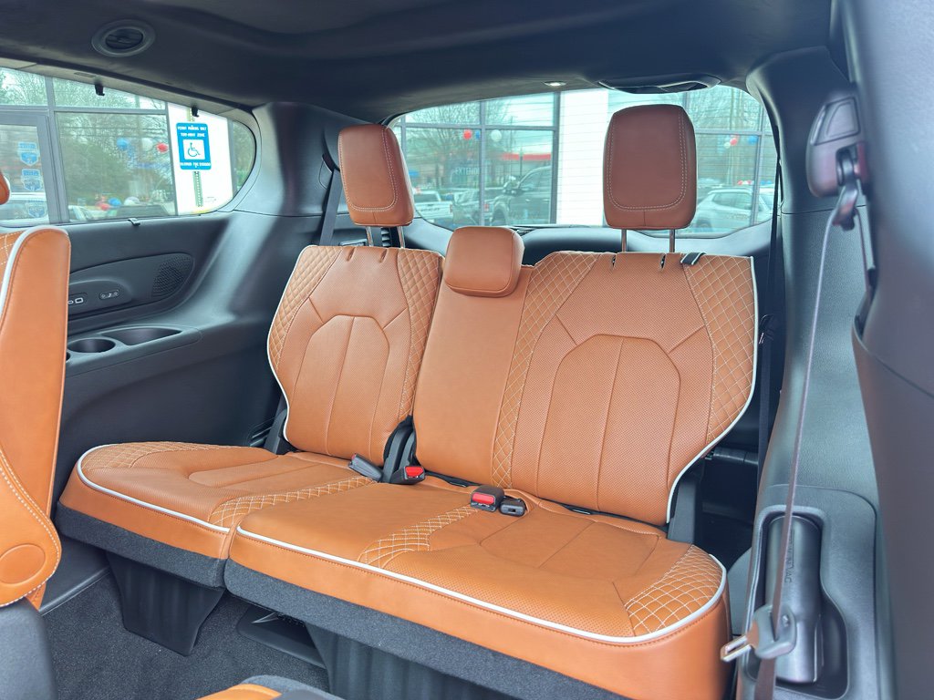 New 2026 Chrysler Pacifica Pinnacle w/ Trailer Tow Group image 31