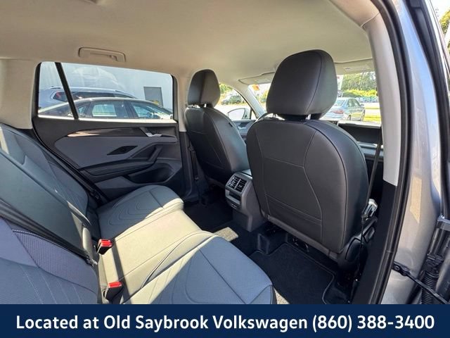 Used 2025 Volkswagen Tiguan SE AWD/4WD image 24