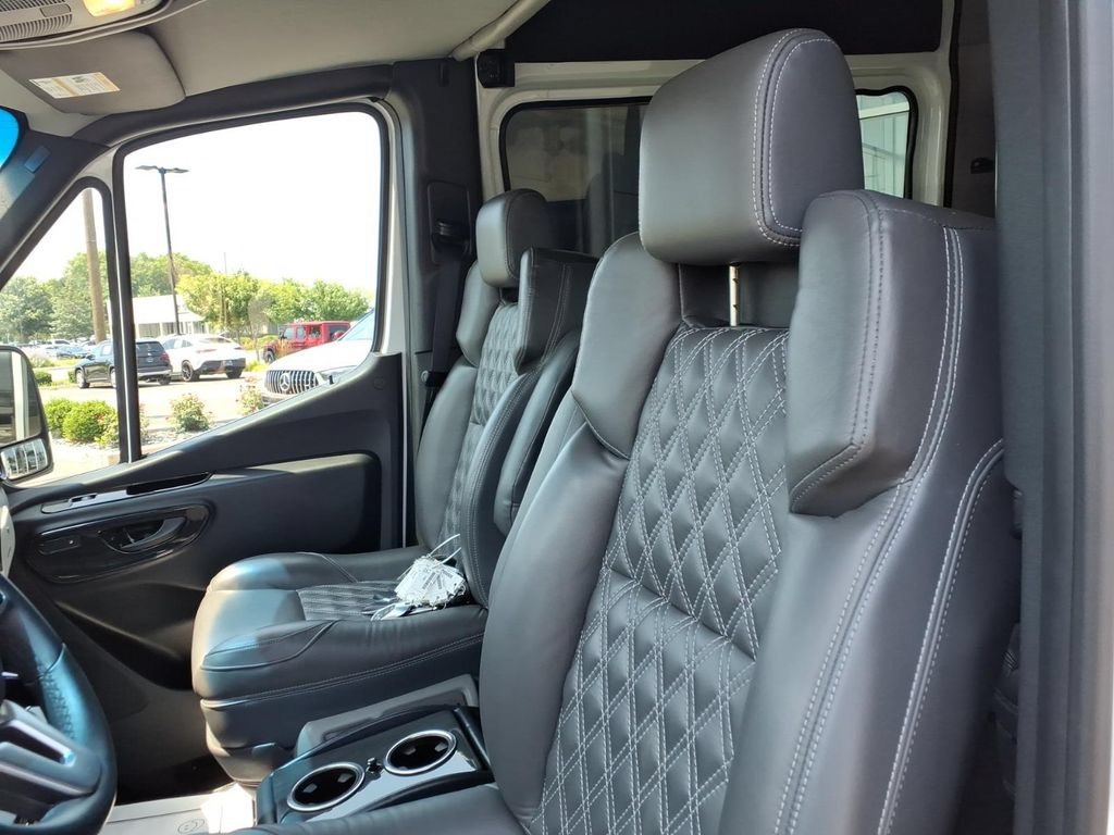 Used 2022 Mercedes-Benz Sprinter 3500 image 13