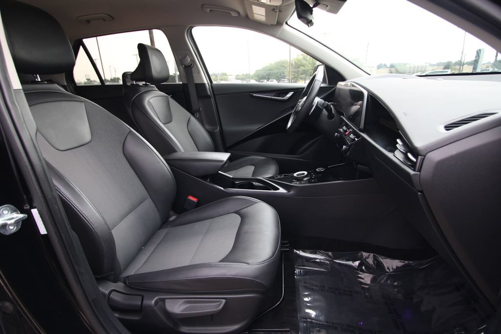 Used 2023 Kia Niro Wind w/ Wind Preserve Package FWD image 8