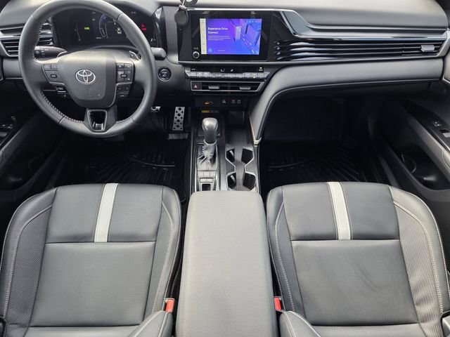 Used 2025 Toyota Camry SE image 18