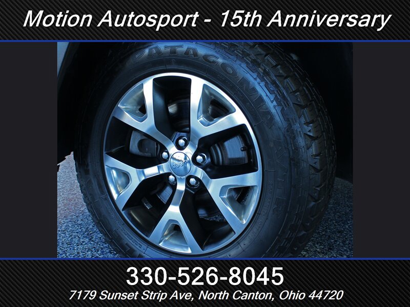 Used 2016 Jeep Cherokee Trailhawk AWD/4WD image 34